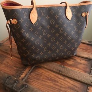 Louis Vuitton Never Full